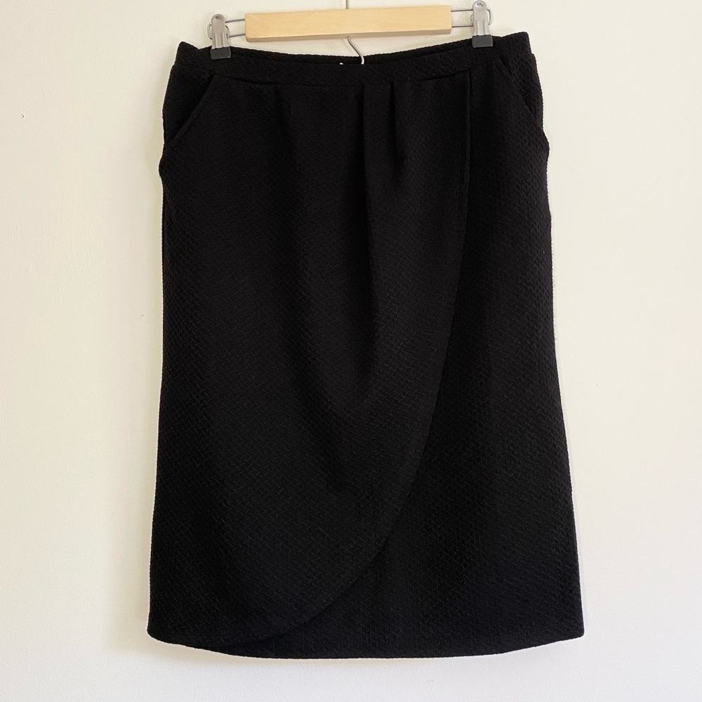 Cato Black Textured Faux Wrap Skirt Size Medium